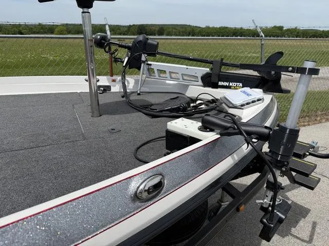Slide: The Image of 2019 Ranger Z175 boat with Minn Kota trolling motor on deck. - 5