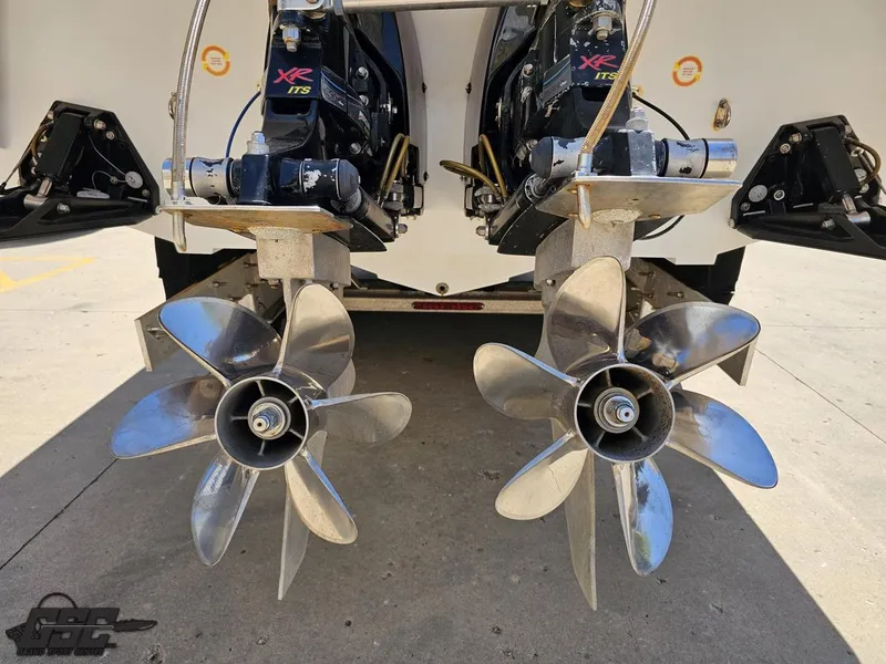 Slide: The Image of 2007 Donzi 38 ZR boat with dual propellers and XR ITS drives. - 32