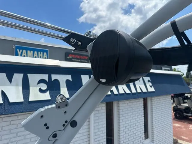 Slide: The Image of Malibu Wakesetter LSV 23 LSV 2025 - 15