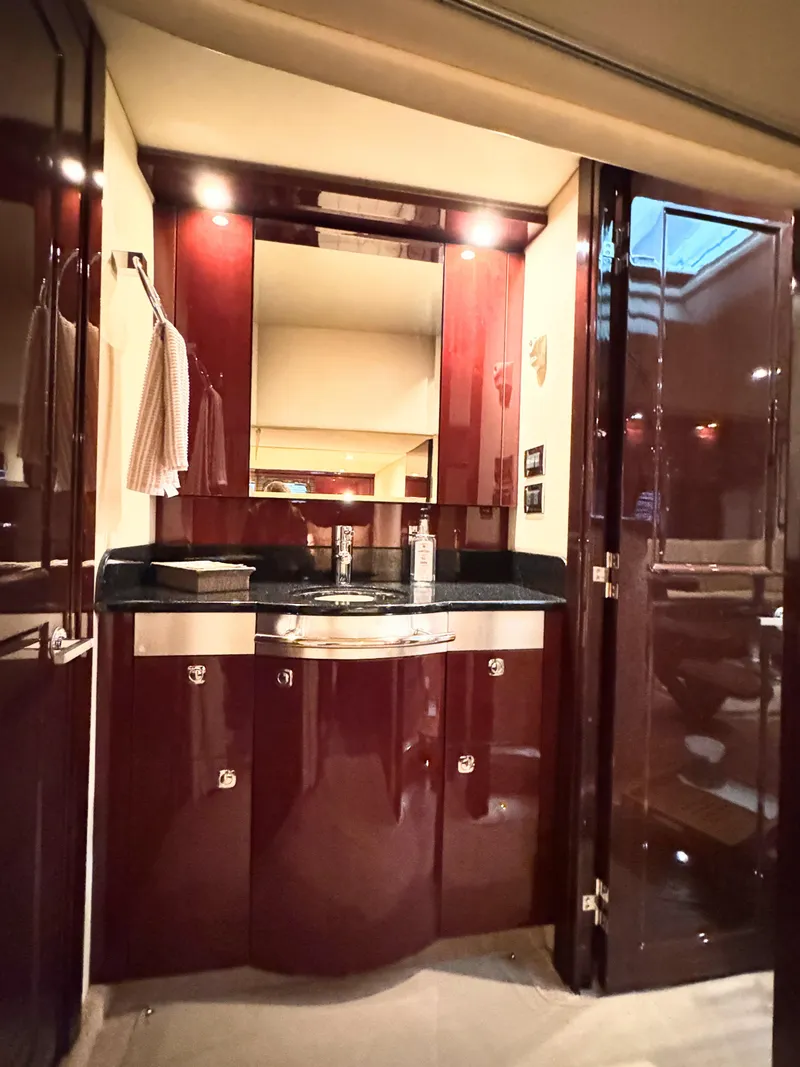 Slide: The Image of Sea Ray 48 Sundancer 2009 - 40