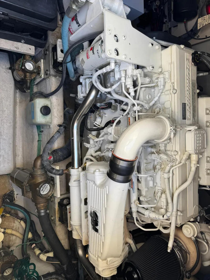 Slide: The Image of Sea Ray 48 Sundancer 2009 - 50