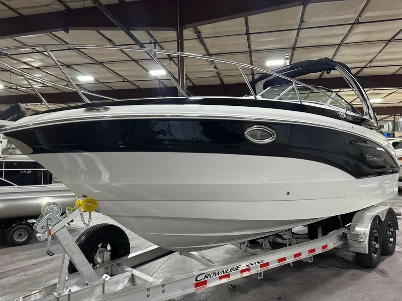 Slide: The Image of Crownline Boats CR Series 270 CR 2025 - 12