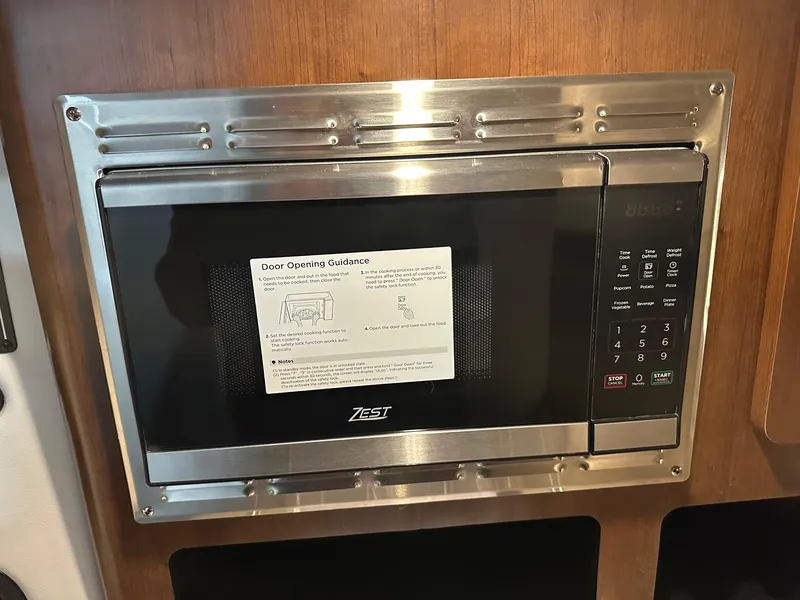 Slide: The Image of Crownline Boats CR Series 270 CR 2025 - 20