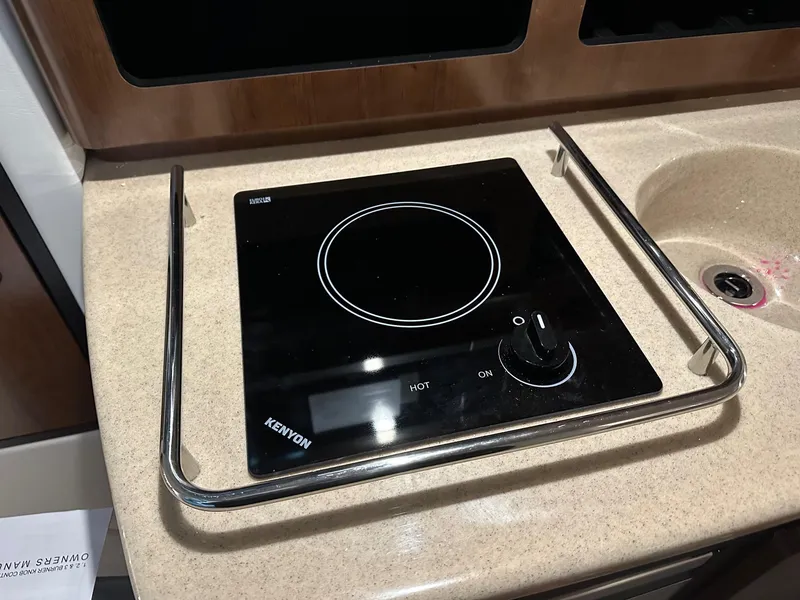 Slide: The Image of Crownline Boats CR Series 270 CR 2025 - 21