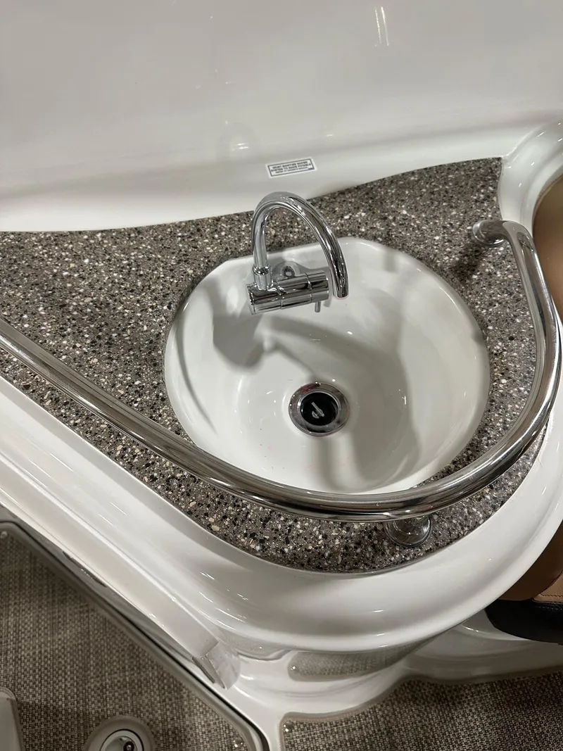 Slide: The Image of Crownline Boats CR Series 270 CR 2025 - 39