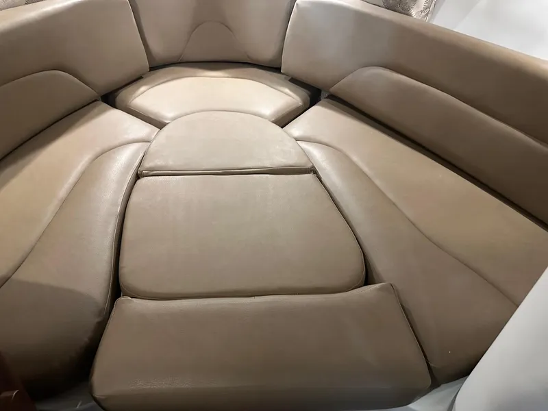 Slide: The Image of Crownline Boats CR Series 270 CR 2025 - 40