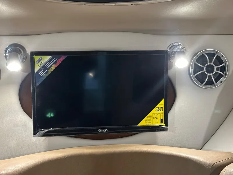 Slide: The Image of Crownline Boats CR Series 270 CR 2025 - 44