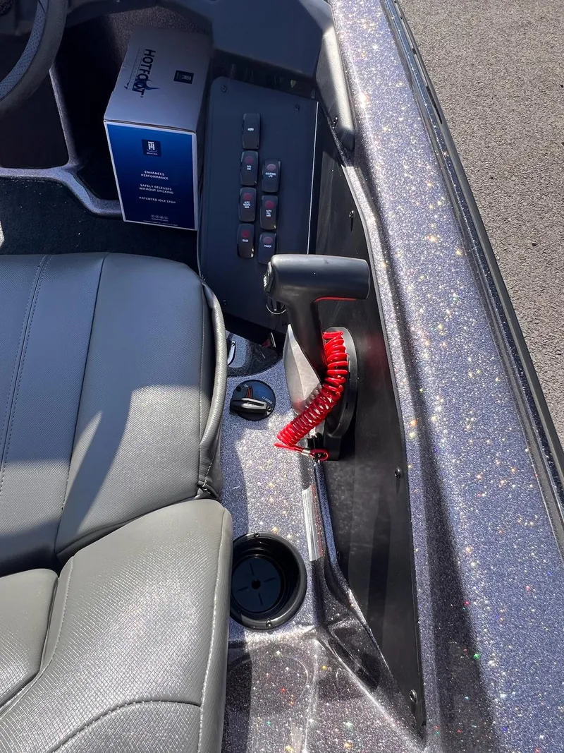 Slide: The Image of Skeeter ZXR 20 SE 2025 - 33