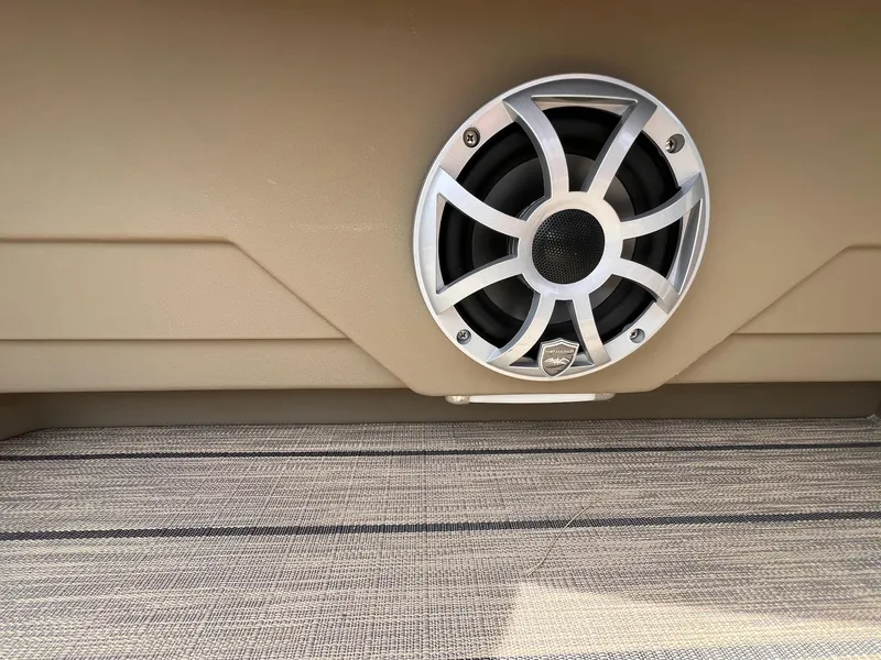 Slide: The Image of Speaker system in 2025 Sylvan L3 CLZ DH WT boat interior. - 43