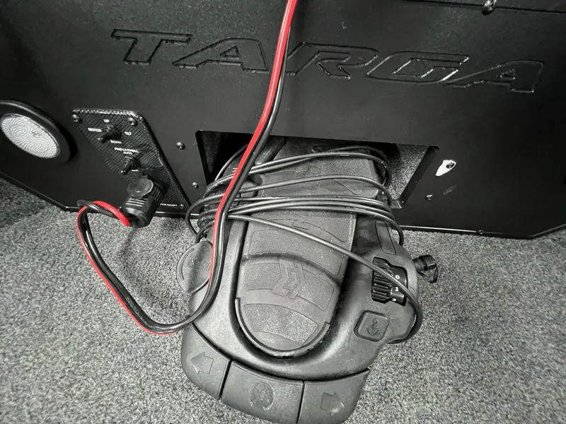 Slide: The Image of 2023 Tracker TARGA V-19 WT TE boat pedal and wiring detail. - 43