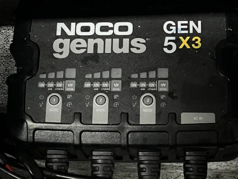 Slide: The Image of Tracker TARGA V-19 WT TE 2023 - 50