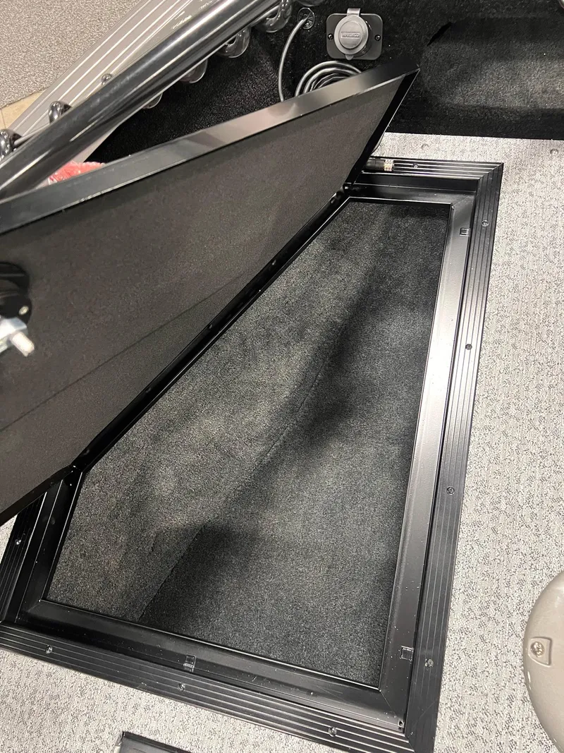 Slide: The Image of Starcraft Storm 176 SC Pro SE 2025 - 10