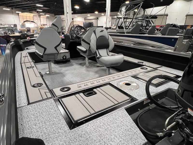 Slide: The Image of Starcraft Storm 176 SC Pro SE 2025 - 12