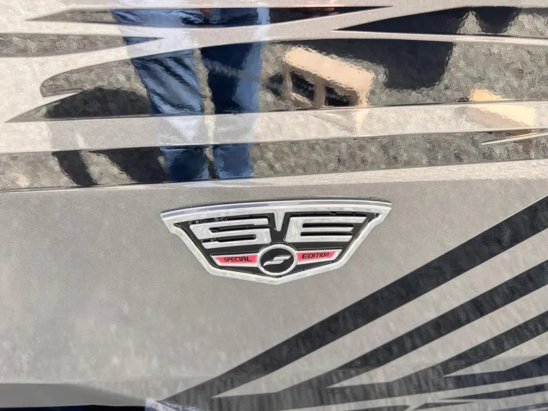 Slide: The Image of 2025 Starcraft Storm 176 DC Pro SE emblem with special edition badge. - 27