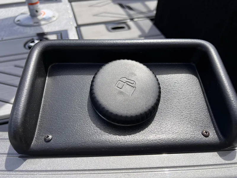 Slide: The Image of Fuel cap on 2025 Starcraft Storm 176 DC Pro SE boat deck. - 33