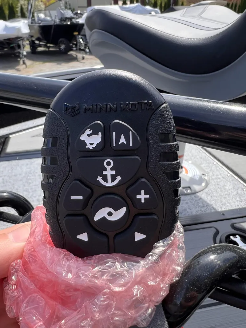 Slide: The Image of Remote control for Minn Kota trolling motor on 2025 Starcraft Storm 176 DC Pro SE boat. - 40