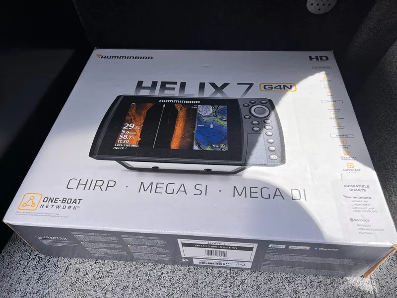 Slide: The Image of Box of Humminbird Helix 7 G4N fish finder with CHIRP, MEGA SI, MEGA DI features. - 42