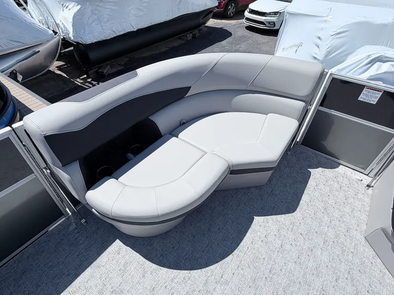 Slide: The Image of Berkshire LE Series 24RFC LE 2025 - 29