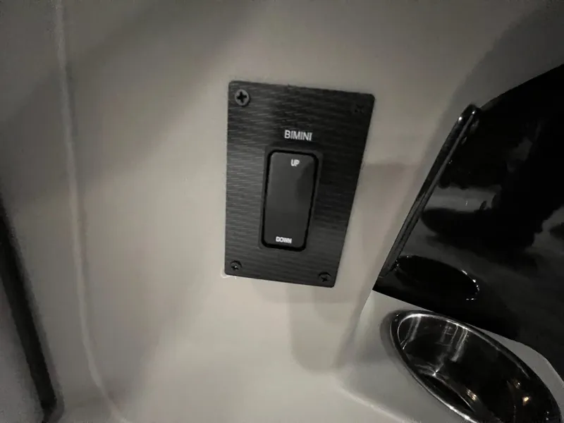 Slide: The Image of Berkshire LE Series 24UL LE 2025 - 12