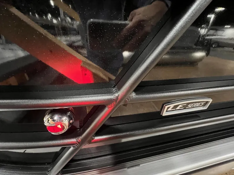 Slide: The Image of Berkshire LE Series 24UL LE 2025 - 13