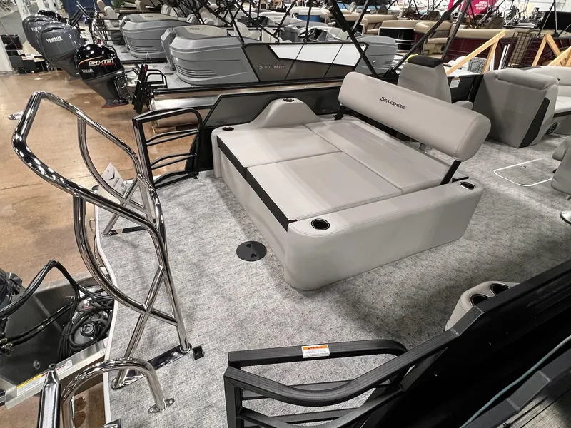 Slide: The Image of Berkshire LE Series 24UL LE 2025 - 14