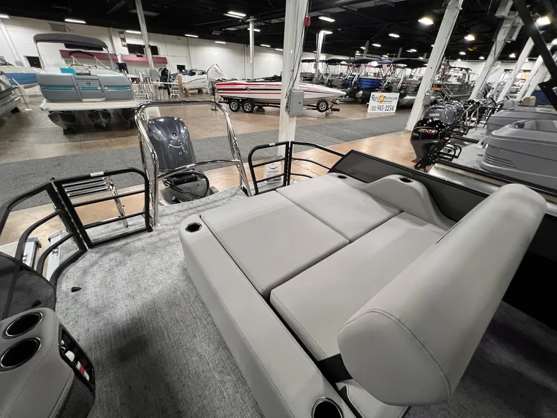 Slide: The Image of Berkshire LE Series 24UL LE 2025 - 18