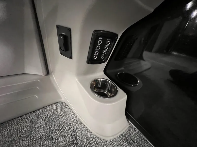 Slide: The Image of Berkshire LE Series 24UL LE 2025 - 2