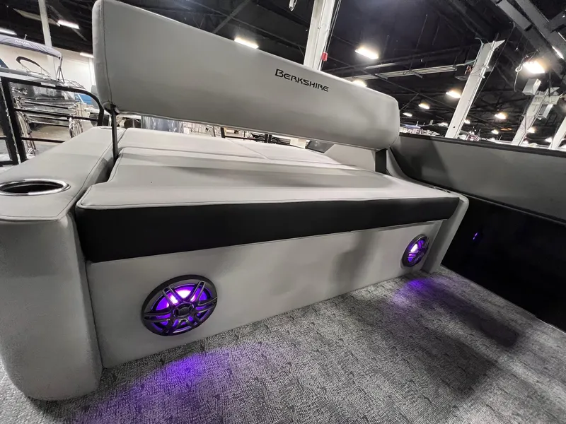 Slide: The Image of Berkshire LE Series 24UL LE 2025 - 28