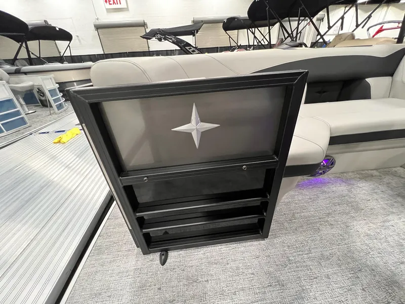 Slide: The Image of Berkshire LE Series 24UL LE 2025 - 7