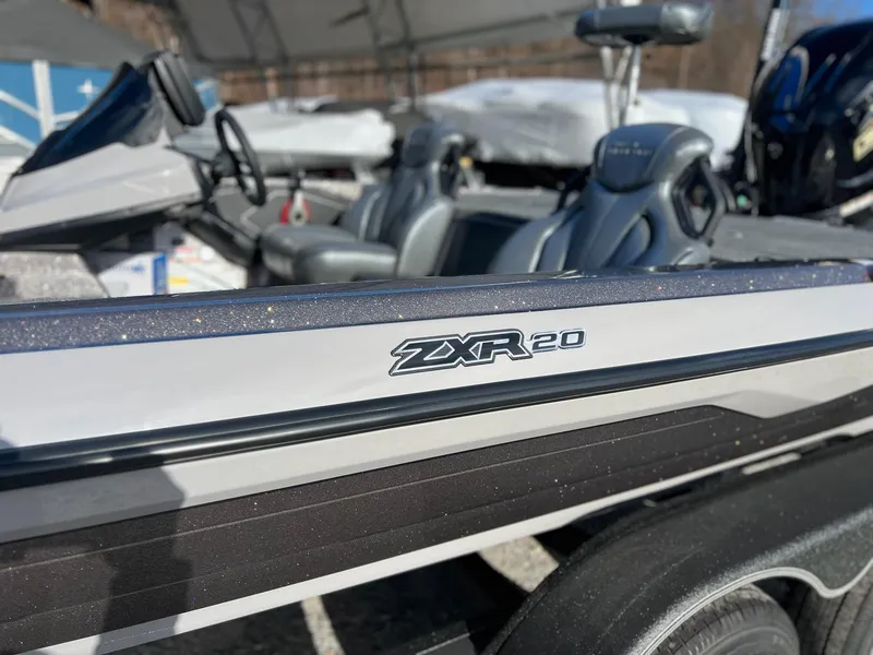 Slide: The Image of Skeeter ZXR20 2025 - 13