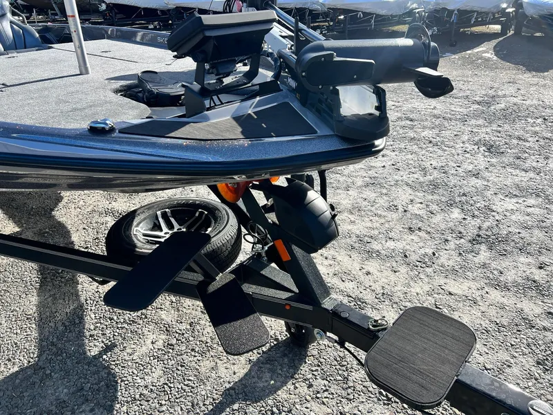 Slide: The Image of Skeeter ZXR20 2025 - 17