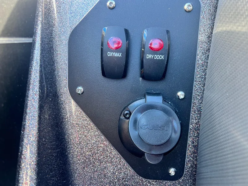 Slide: The Image of Skeeter ZXR20 2025 - 26