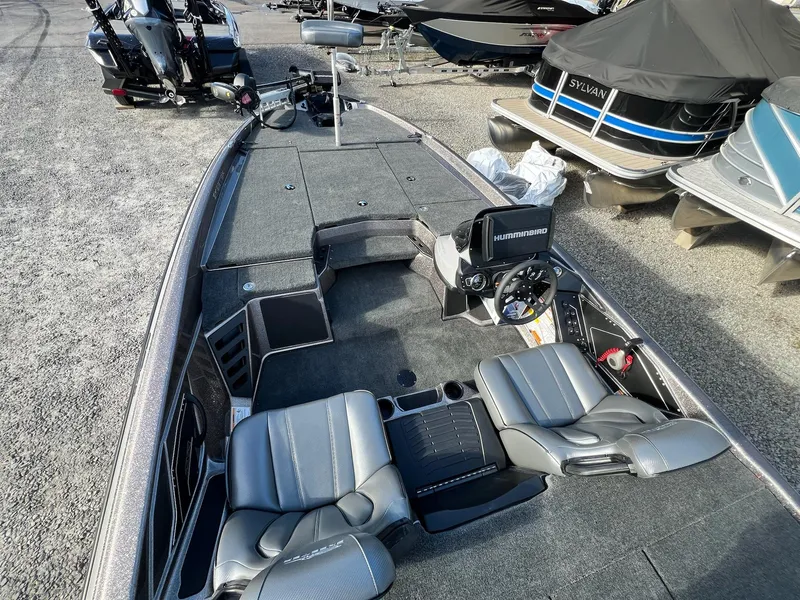 Slide: The Image of Skeeter ZXR20 2025 - 33