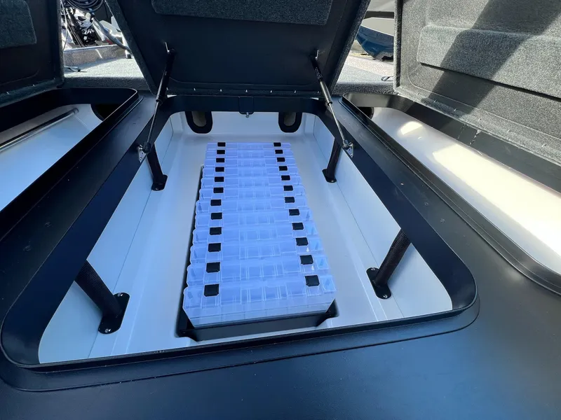 Slide: The Image of Skeeter ZXR20 2025 - 41