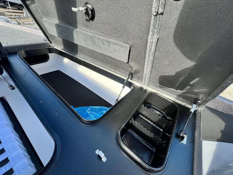 Slide: The Image of Skeeter ZXR20 2025 - 5