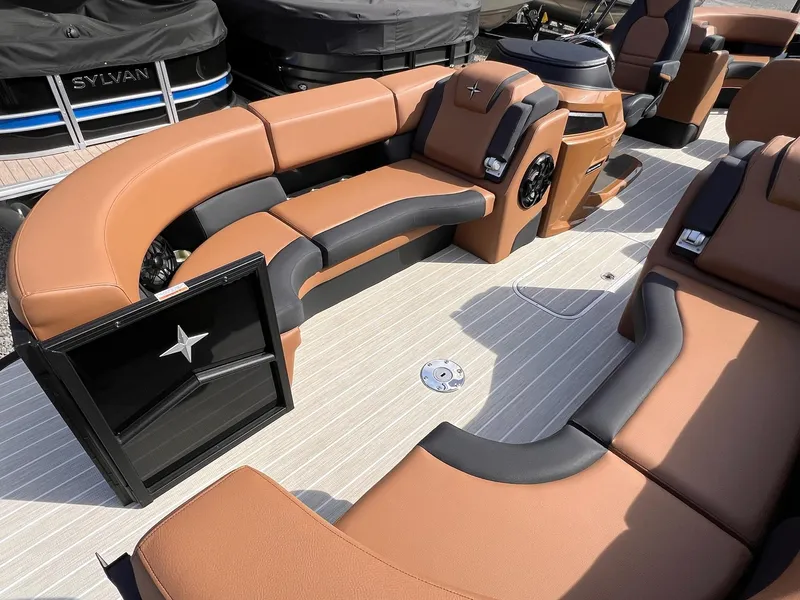 Slide: The Image of Berkshire 25E STS TRITOON 2025 - 15