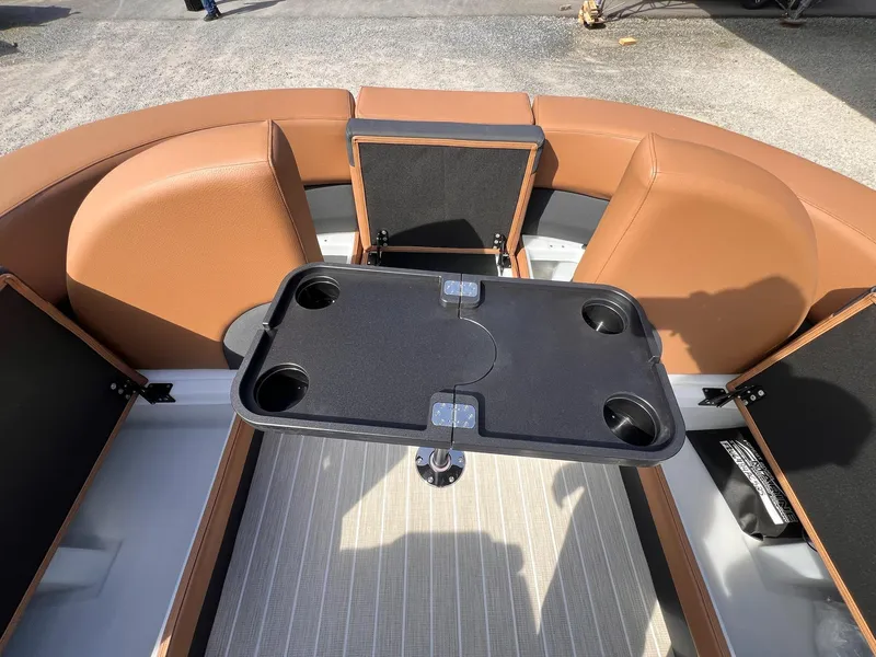 Slide: The Image of Berkshire 25E STS TRITOON 2025 - 17