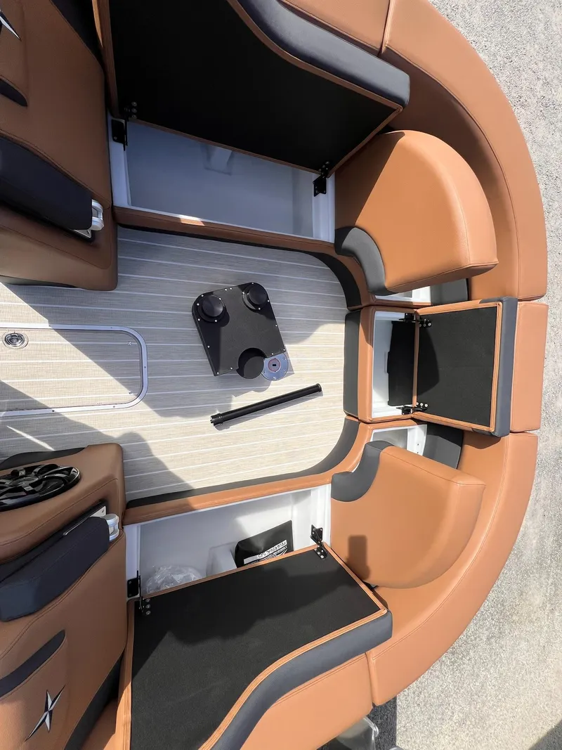 Slide: The Image of Berkshire 25E STS TRITOON 2025 - 19