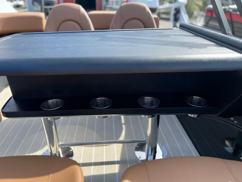 Slide: The Image of Berkshire 25E STS TRITOON 2025 - 20