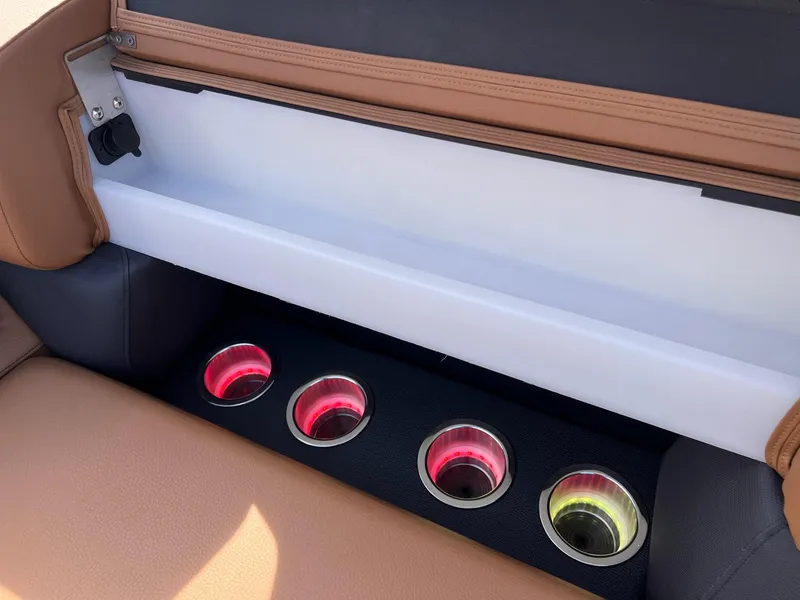 Slide: The Image of Berkshire 25E STS TRITOON 2025 - 23