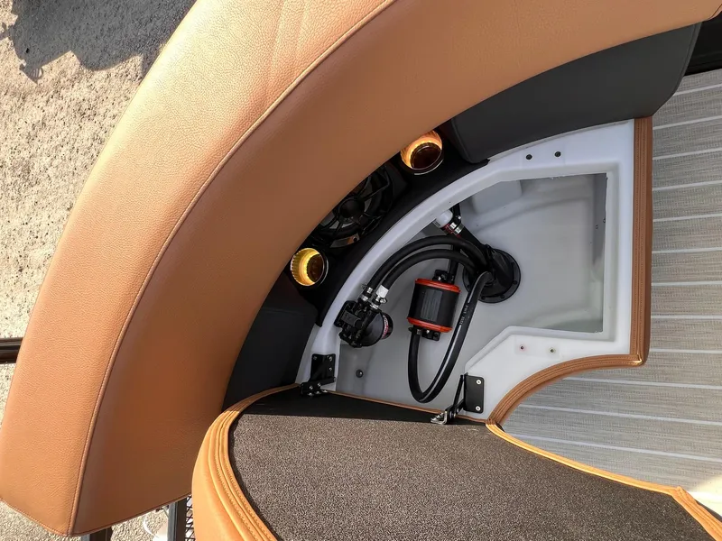 Slide: The Image of Berkshire 25E STS TRITOON 2025 - 31