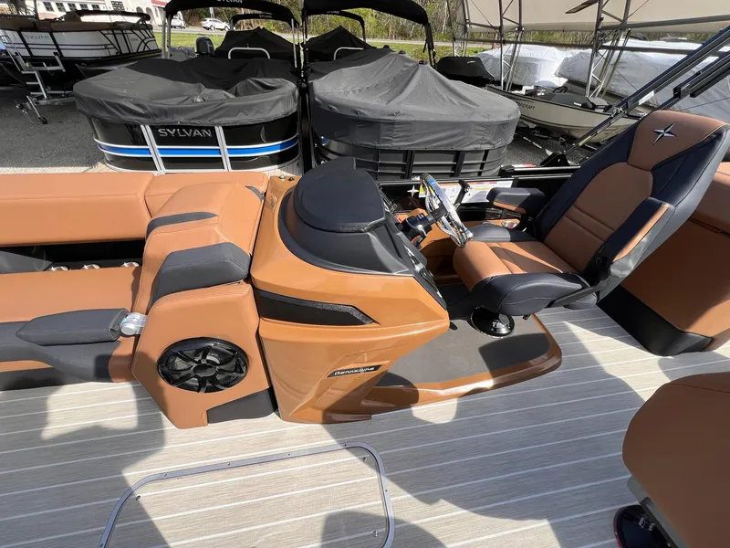 Slide: The Image of Berkshire 25E STS TRITOON 2025 - 39