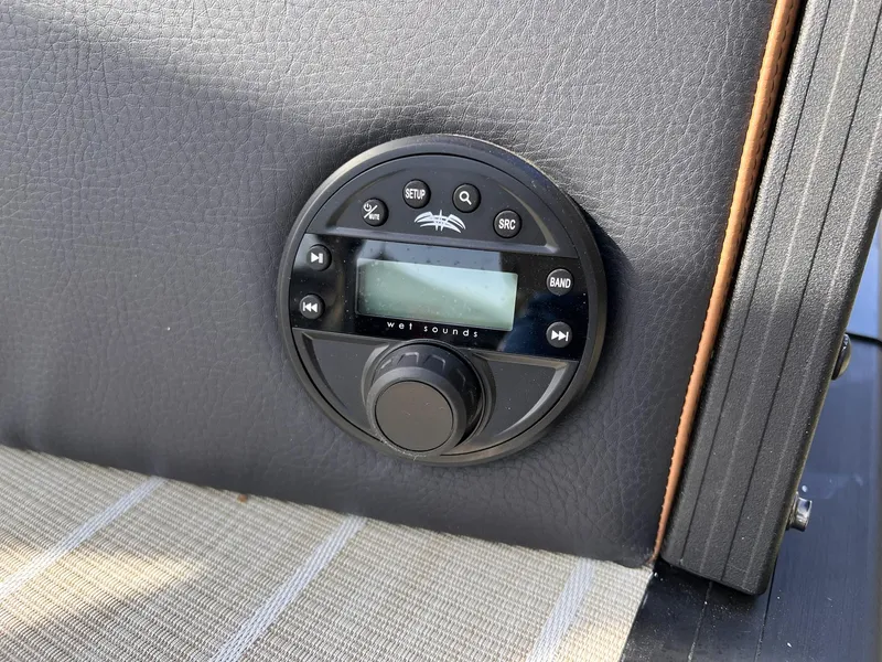 Slide: The Image of Berkshire 25E STS TRITOON 2025 - 8