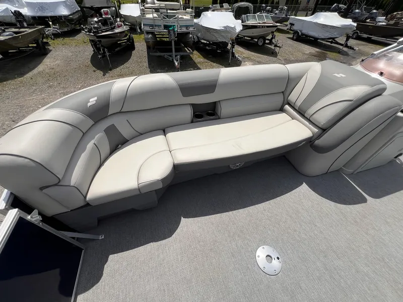 Slide: The Image of Luxurious seating on 2021 Starcraft EX Fish EX 22 FD pontoon boat. - 7