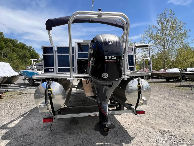 Slide: The Image of 2021 Starcraft EX Fish EX 22 FD pontoon boat with Yamaha 115 outboard motor. - 9