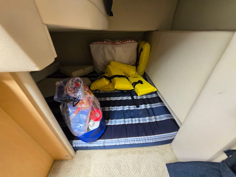 Slide: The Image of Bayliner 255 Cruiser 2012 - 54