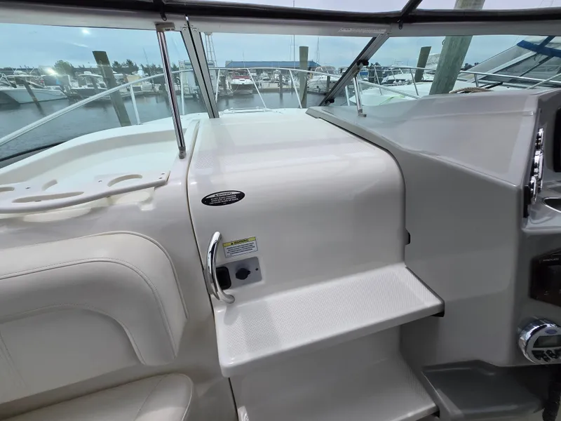 Slide: The Image of Bayliner 255 Cruiser 2012 - 60