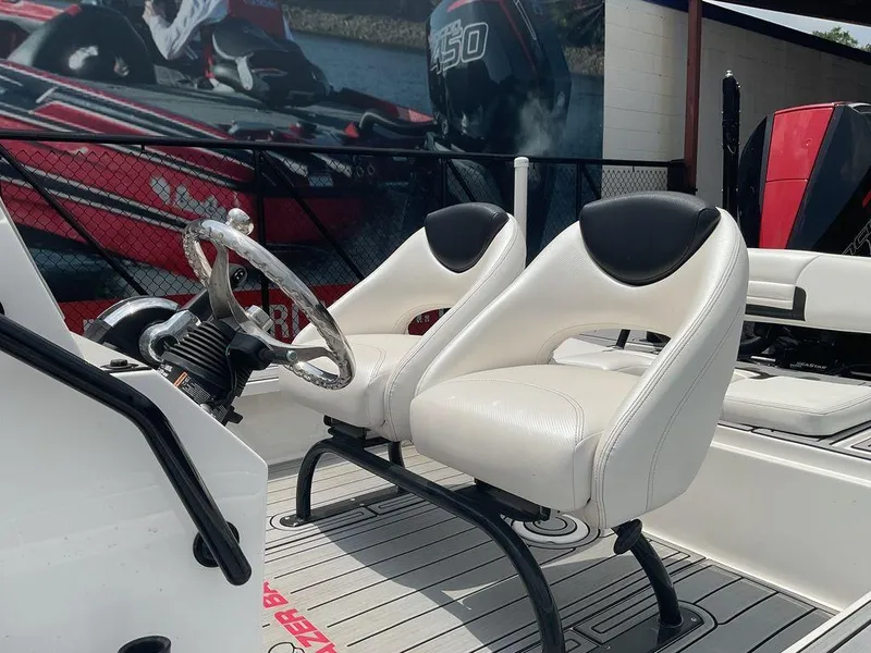 Slide: The Image of Blazer 675 Ultimate Bay 2024 - 10