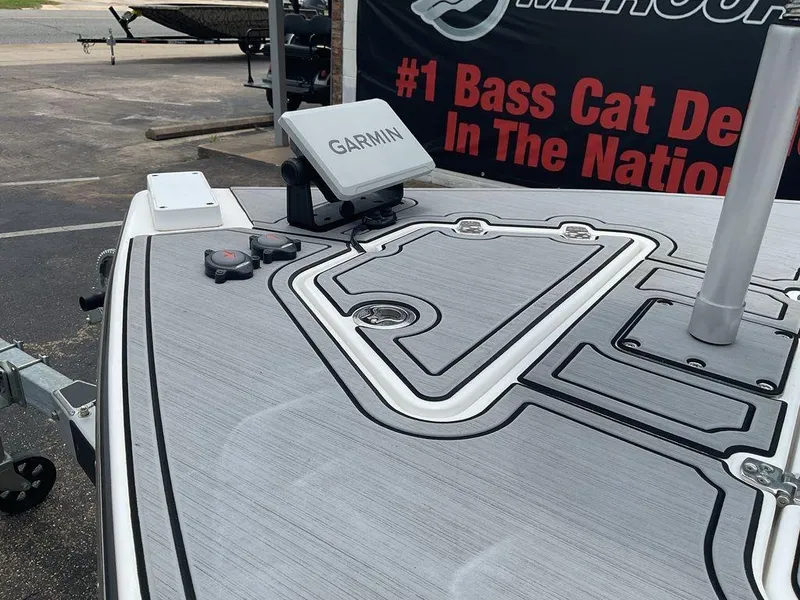 Slide: The Image of Blazer 675 Ultimate Bay 2024 - 14