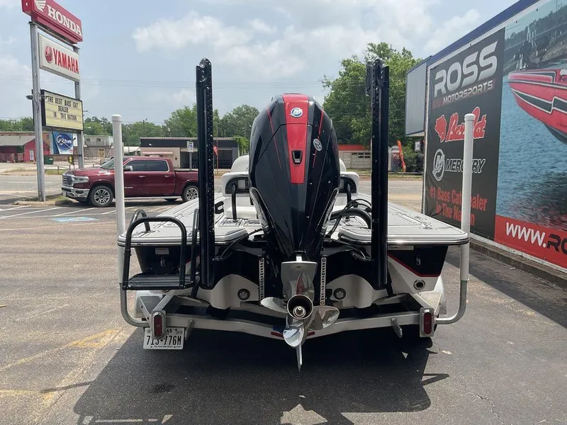 Slide: The Image of Blazer 675 Ultimate Bay 2024 - 3